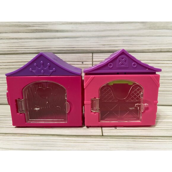 Puppy in my Pocket Dog Houses & Brown Flocked Miniature with Toy in Mouth - Picture 7 of 8